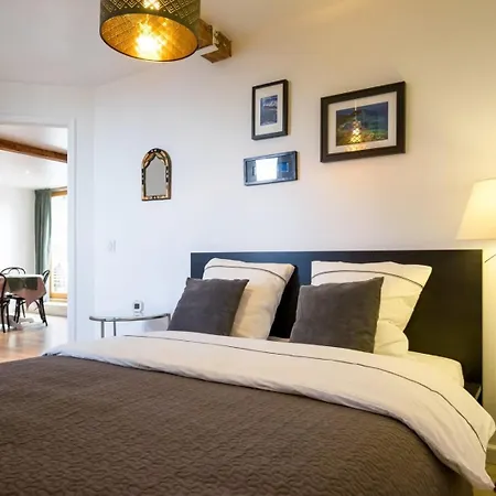 2 Bedroom In The Heart Of The Old Town Lila